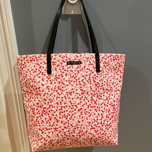 kate spade Handbags - Kate Spade Bon Shopper Tote-Hearts